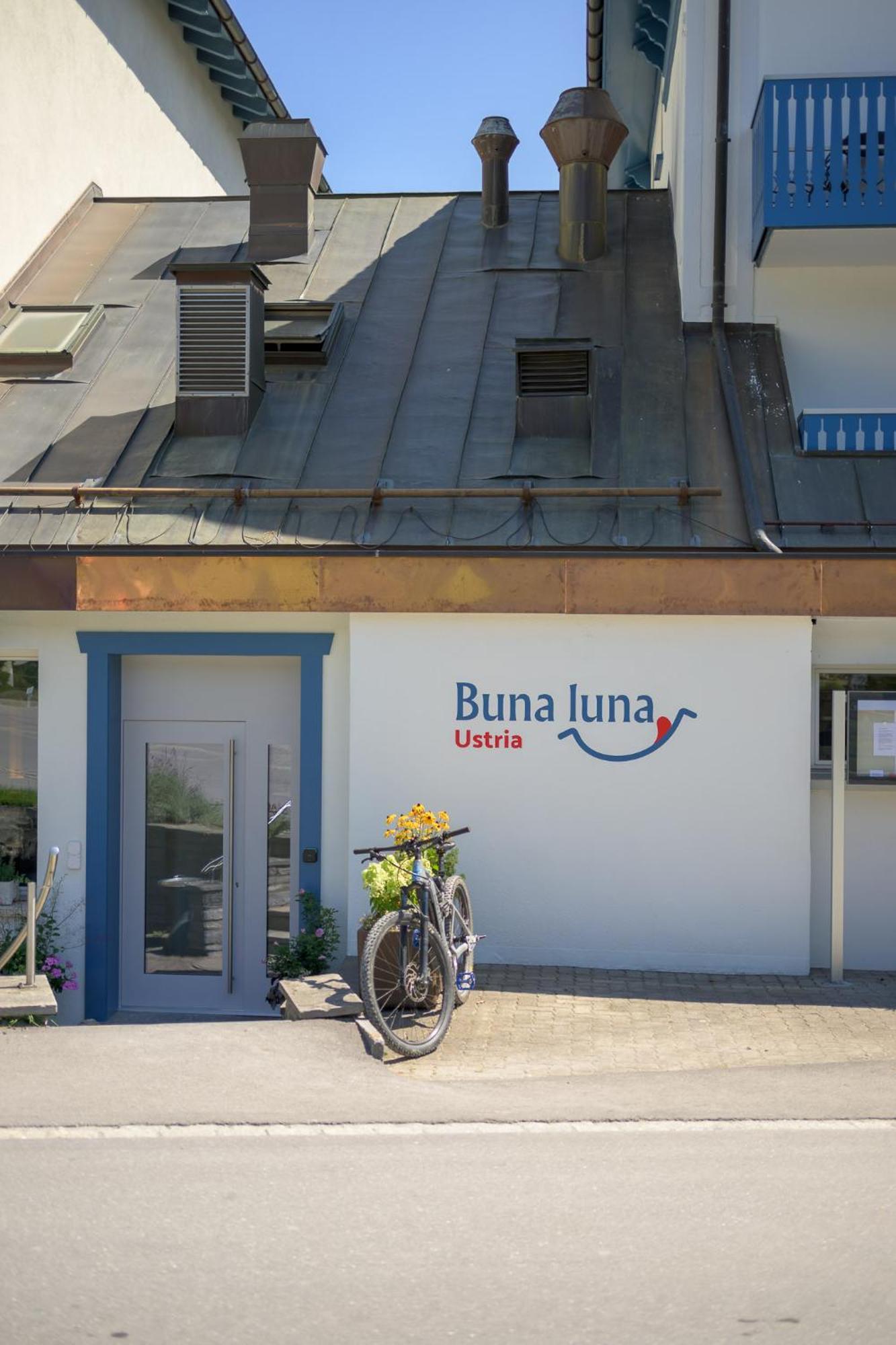 Hotel Buna Luna By Seehof Лаакс Екстериор снимка